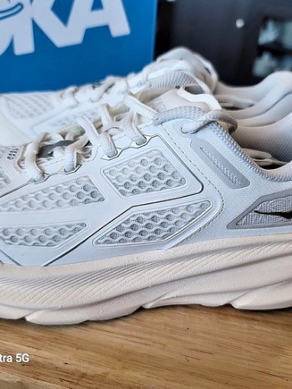 HOKA Clifton 9 Athletic Shoes White US 5.5 - Picture 3 of 10